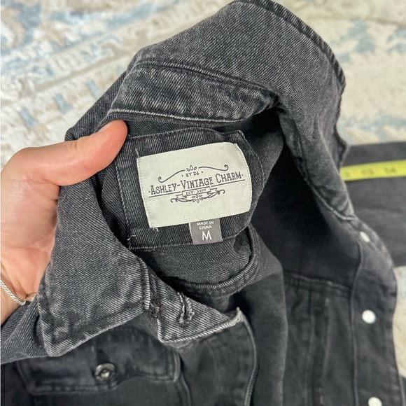 Super cool day to day black denim jacket by Ashley-Vintage-charm size M - Picture 6 of 7